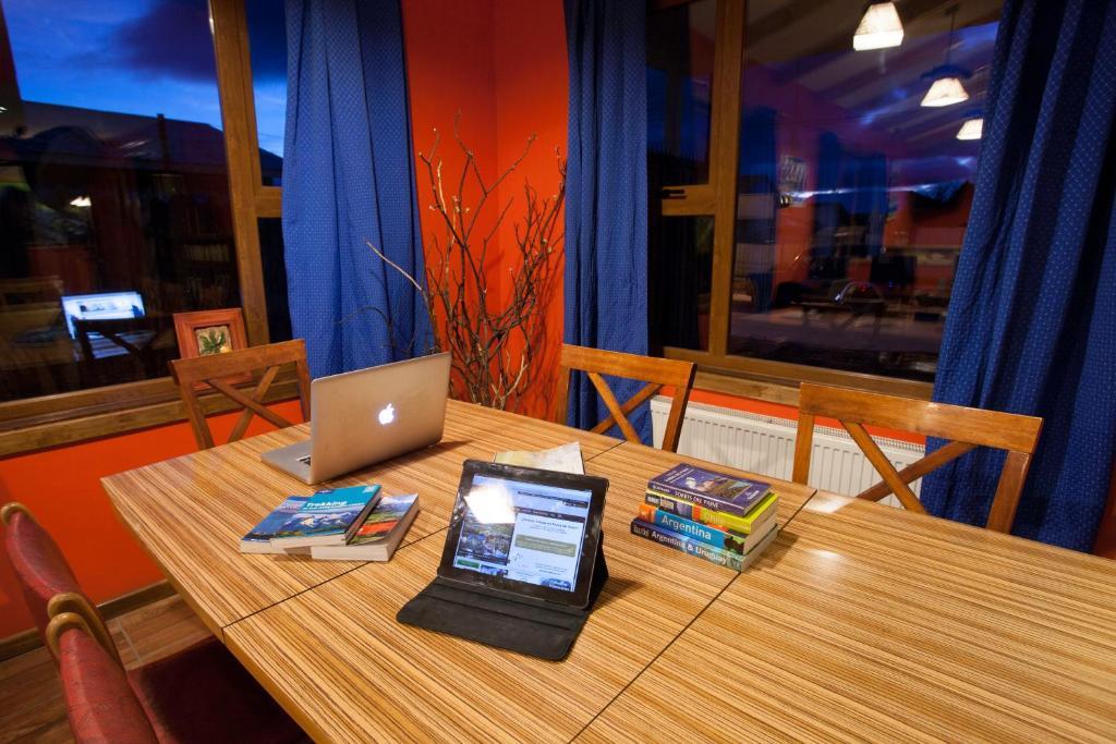 The Singing Lamb Bed and Breakfast Puerto Natales Exteriör bild